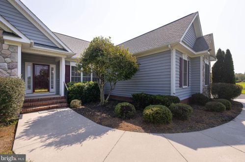 131 Town And Country Dr, Fredericksburg, VA 22405-8725