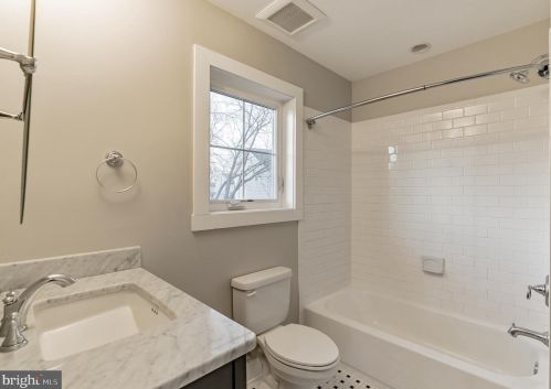 5089 Lerch Dr, Shady Side MD 20764-9650 exterior