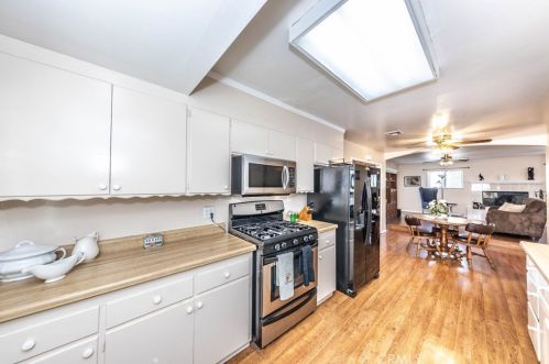 1935 Random Dr, Anaheim CA  92804-3539 exterior