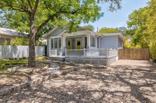 1901 David St, Austin TX  78705-4666 exterior