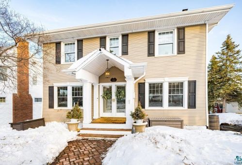 2802 Branch St, Duluth, MN 55812-2337