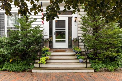 19 Richards Ave, Portsmouth, NH 03801-5235