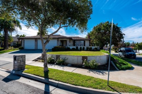 382 Fern Dr, Fullerton, CA 92832-1221