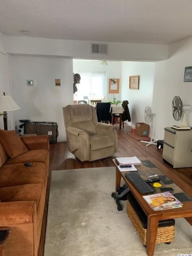 133 Carr Dr, Glendale CA  91205-1552 exterior