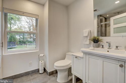 15009 Snowden Dr, Silver Spring MD 20905-5663 exterior