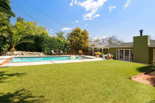 2347 Caracas St, Glendale CA  91214-3004 exterior