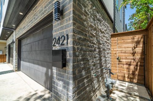 2421 Douglas Ave, Dallas TX  75219-2436 exterior