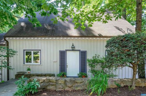 1400 Gentry Ln, Charlottesville, VA 22903-1320