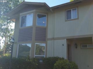 202 Rifle Range St, Roseburg, OR 97470-3630