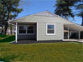 40 Meadow Ln, Levittown PA  19054-2016 exterior