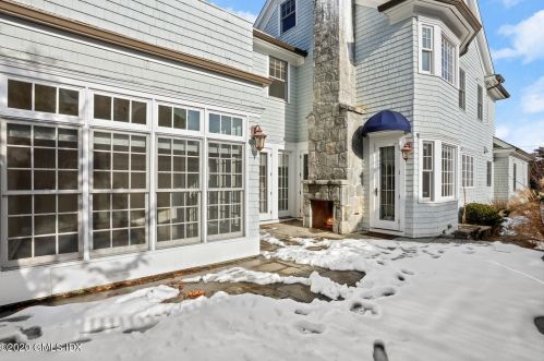 24 Home Pl, Greenwich CT  06830-7106 exterior