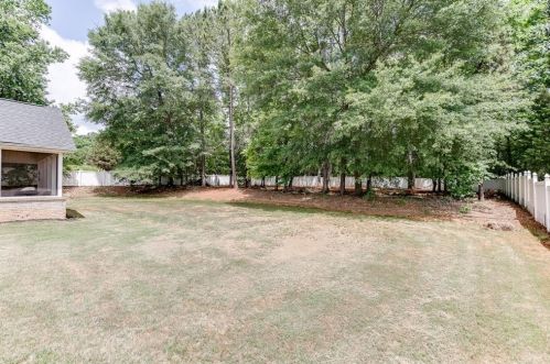 246 Blue Grass Dr, Jefferson GA  30549-8314 exterior
