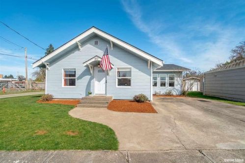271 3 St, Lebanon OR  97355-2820 exterior