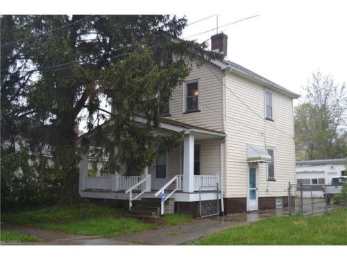 906 Alhambra Rd, Cleveland OH  44110-3110 exterior