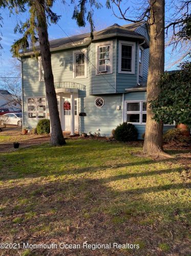 2209 Herbertsville Rd, Point Pleasant Beach, NJ 08742-2257