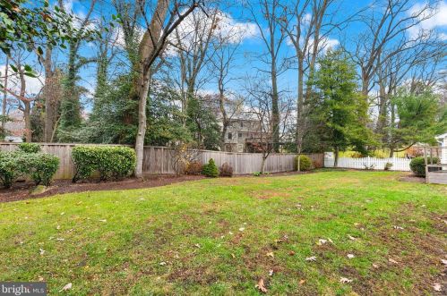 322 Northwest Dr, Silver Spring MD 20901-1431 exterior