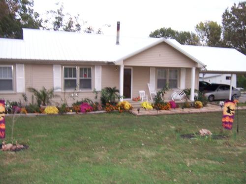 21 Vaughns Grove Rd, Trenton, TN 38382-8212
