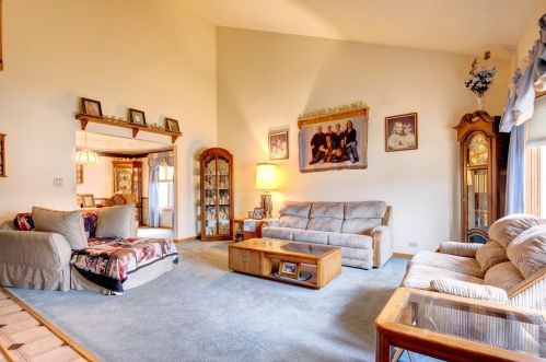 17028 Judy Ct, Oak Forest, IL 60452-4475