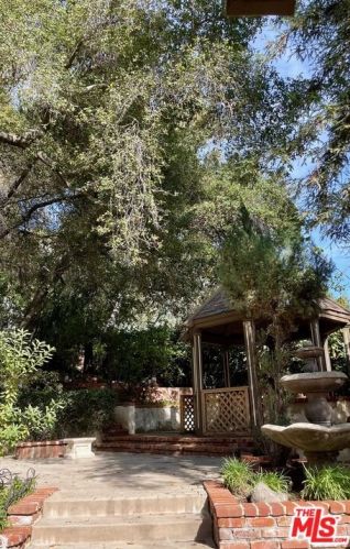 3041 Chevy Chase Dr, Glendale CA  91205-4805 exterior