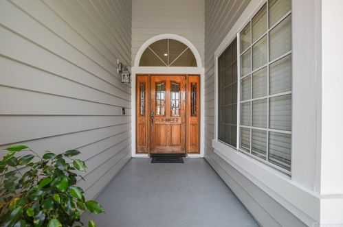 5525 Liverpool Ct, Calabasas, CA 91377-4744