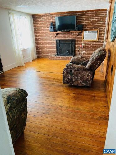 20322 Gum Tree Rd, Madison Mills, VA 22960-4124
