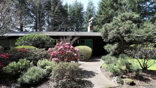 506 Golf Course Dr, Newport, OR 97365-1421