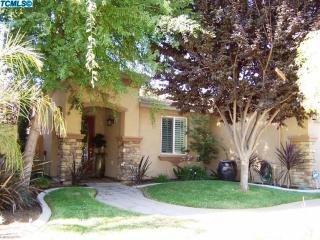 4016 Ceres Ct, Visalia, CA 93291-8434