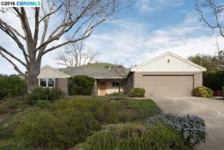 1099 Larch Ave, Moraga, CA 94556-1851