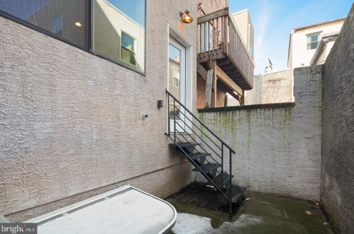 541 12 St, Philadelphia PA 19123-1156 exterior