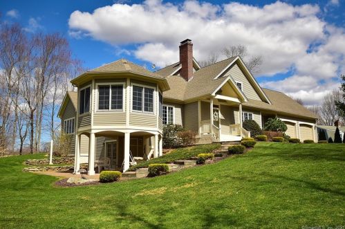 32 Heather Ln, Coventry, CT 06238-1083