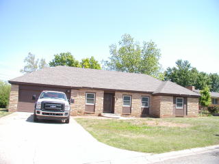 802 Woodlawn St, Blackwell, OK 74631-4222