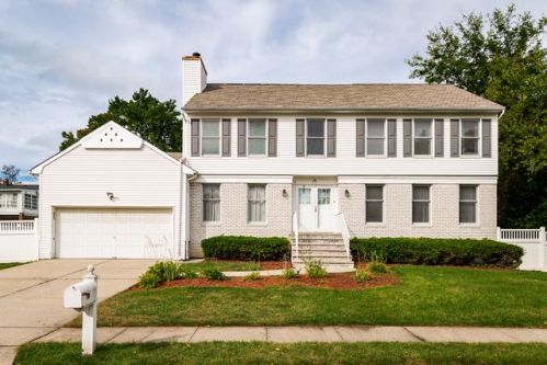 79 Revere Blvd, Edison, NJ 08820-1908
