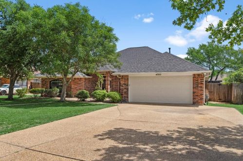 4705 Tiffany Park Cir, Bryan, TX 77802-5833