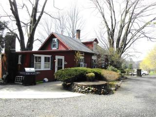 479 Bolton Rd, Vernon, CT 06066-6009