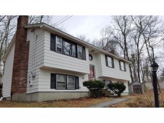 67 Old Derry Rd, Londonderry, NH 03053-2219