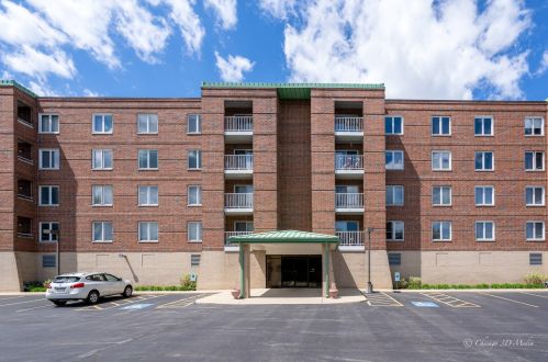 6211 Lincoln Ave, Morton Grove IL  60053-2861 exterior