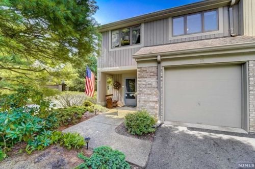 26 Whitman Ln, Mahwah, NJ 07430-3168