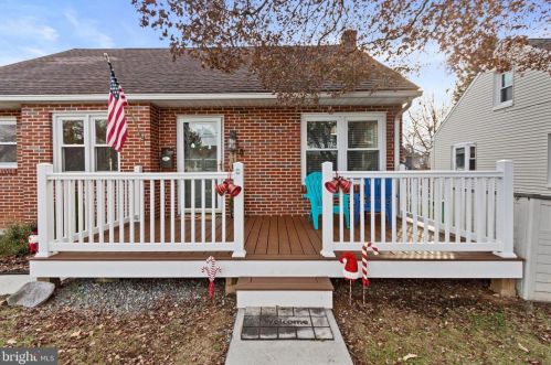 438 Penn St, Carlisle, PA 17013-2234