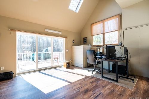 65 Bokum Rd, Chester CT  06412-1339 exterior