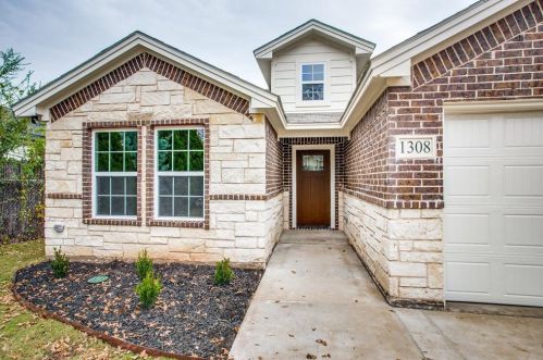 1308 Lagonda Ave, Fort Worth, TX 76164-9059