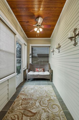 15 Addison Rd, Villa Park, IL 60181-2304