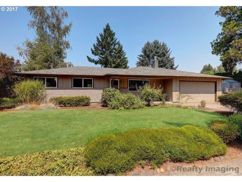 8215 Clackamas Rd, Portland OR  97267-4412 exterior