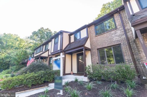 5884 Jacksons Oak Ct, Springfield, VA 22015-2303