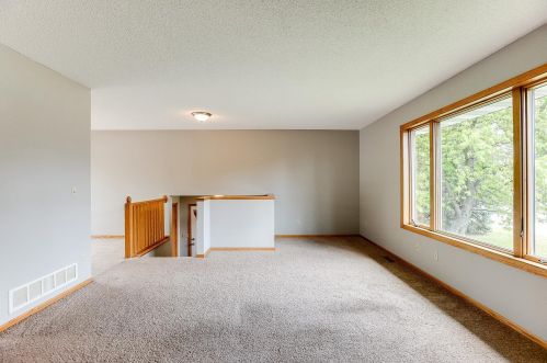 725 Broadway Ave, Grey Cloud Island, MN 55071-1521