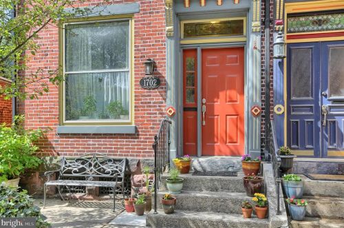 1702 Penn St, Harrisburg, PA 17102-2345