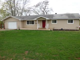 114 Church St, Calhoun, TN 37309-5215