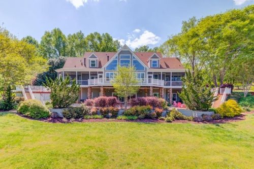 1126 Shoreline Dr, Jefferson GA  30549-2142 exterior
