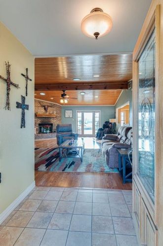 8055 Saylor Ln, Azle, TX 76020-4340