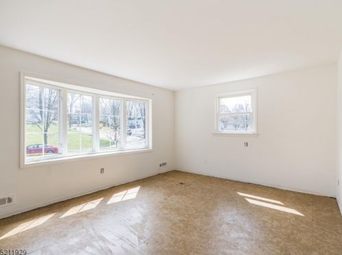66 Hillairy Ave, Morristown, NJ 07960-3125