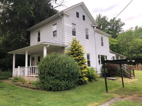16 Hoffman Rd, Port Murray, NJ 07865-4200